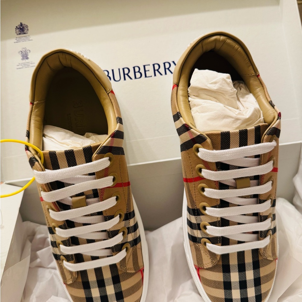 Burberry womens  sneakers
